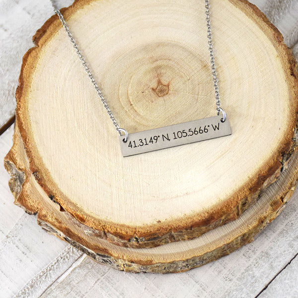 Fan Frenzy Gifts Wyoming Cowboys Licensed Bar Necklace