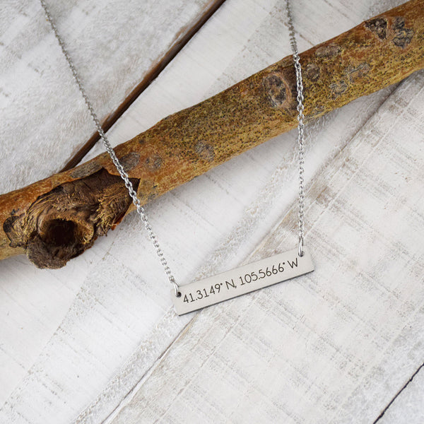 Fan Frenzy Gifts Wyoming Cowboys Licensed Bar Necklace